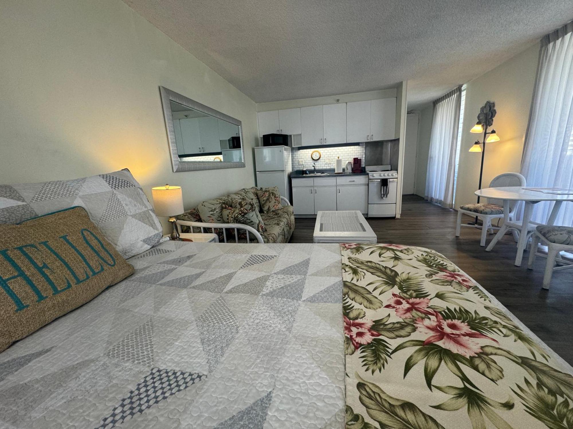 Tropical Studios At Marine Surf Waikiki - Free Parking - Best Location - Full Kitchen - Swimming Pool Honolulu Eksteriør bilde