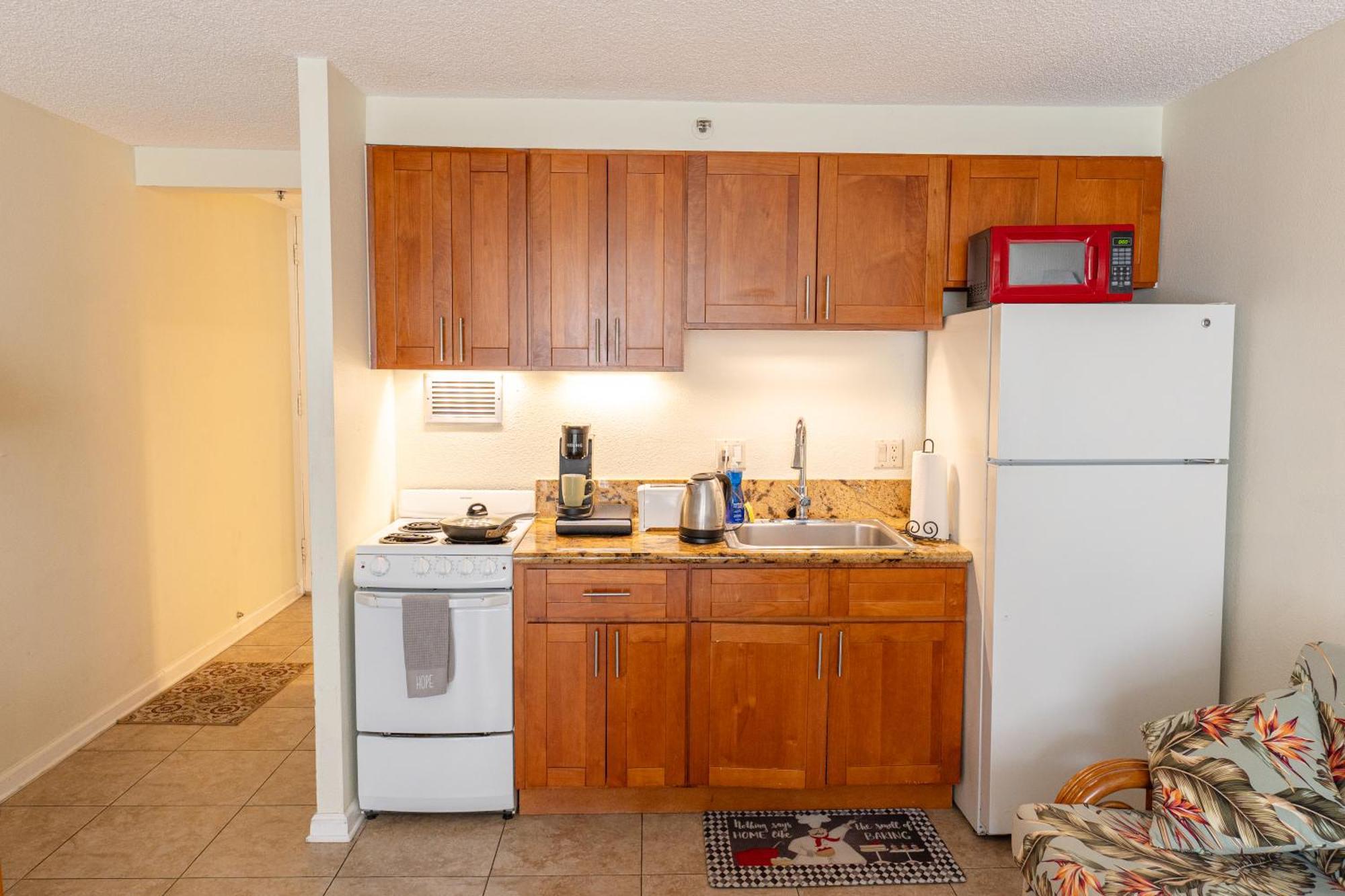 Tropical Studios At Marine Surf Waikiki - Free Parking - Best Location - Full Kitchen - Swimming Pool Honolulu Eksteriør bilde