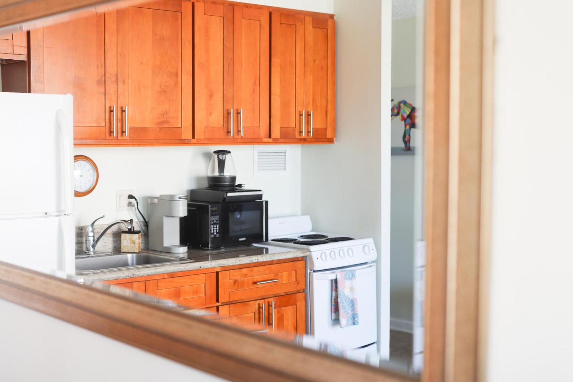 Tropical Studios At Marine Surf Waikiki - Free Parking - Best Location - Full Kitchen - Swimming Pool Honolulu Eksteriør bilde