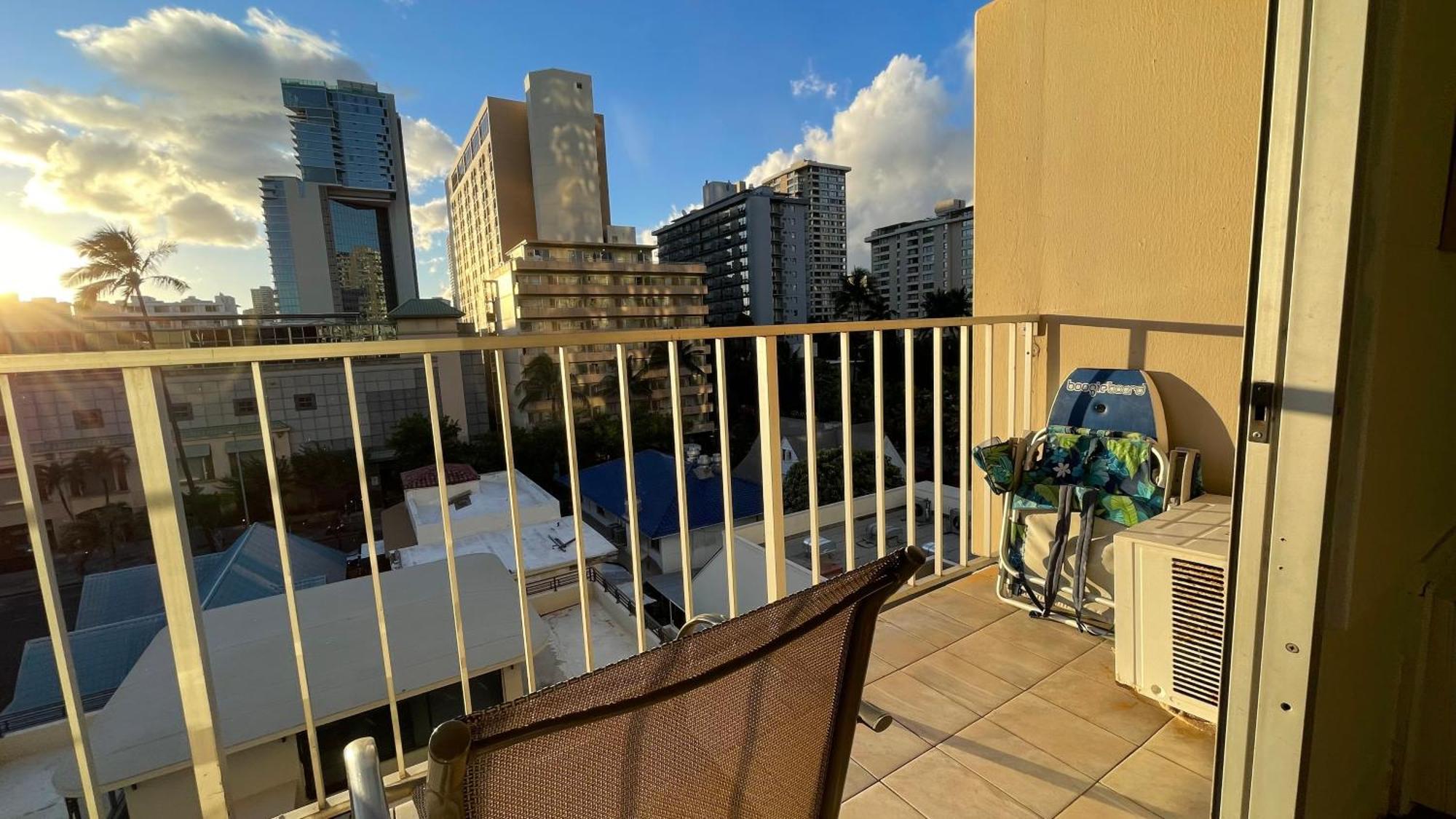 Tropical Studios At Marine Surf Waikiki - Free Parking - Best Location - Full Kitchen - Swimming Pool Honolulu Eksteriør bilde