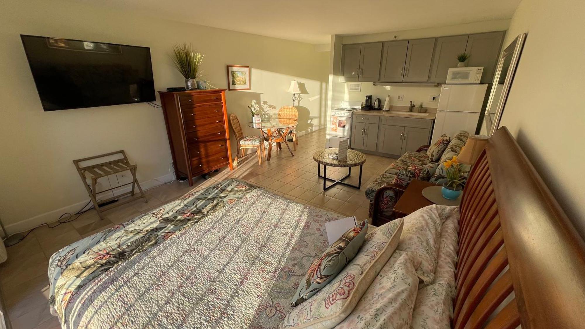 Tropical Studios At Marine Surf Waikiki - Free Parking - Best Location - Full Kitchen - Swimming Pool Honolulu Eksteriør bilde