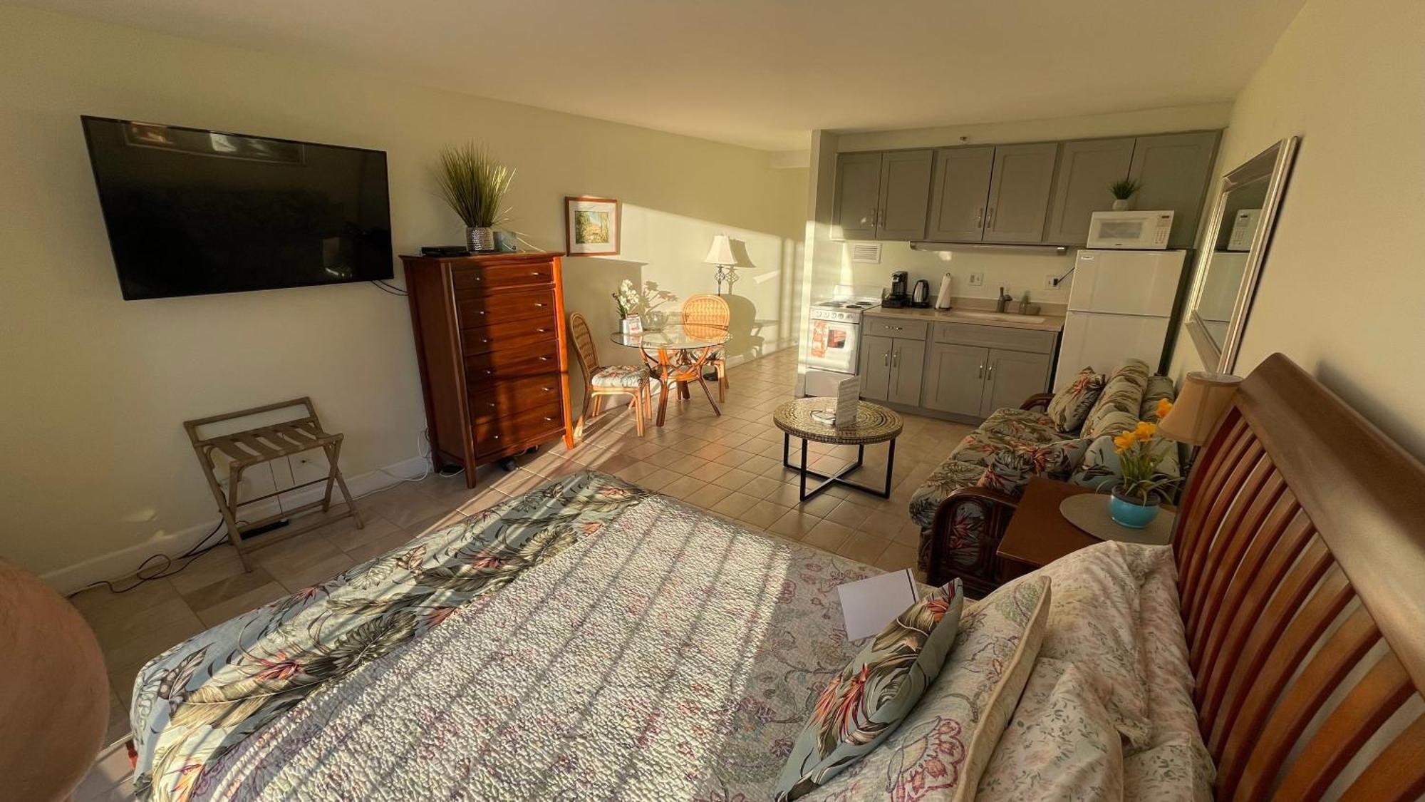 Tropical Studios At Marine Surf Waikiki - Free Parking - Best Location - Full Kitchen - Swimming Pool Honolulu Eksteriør bilde