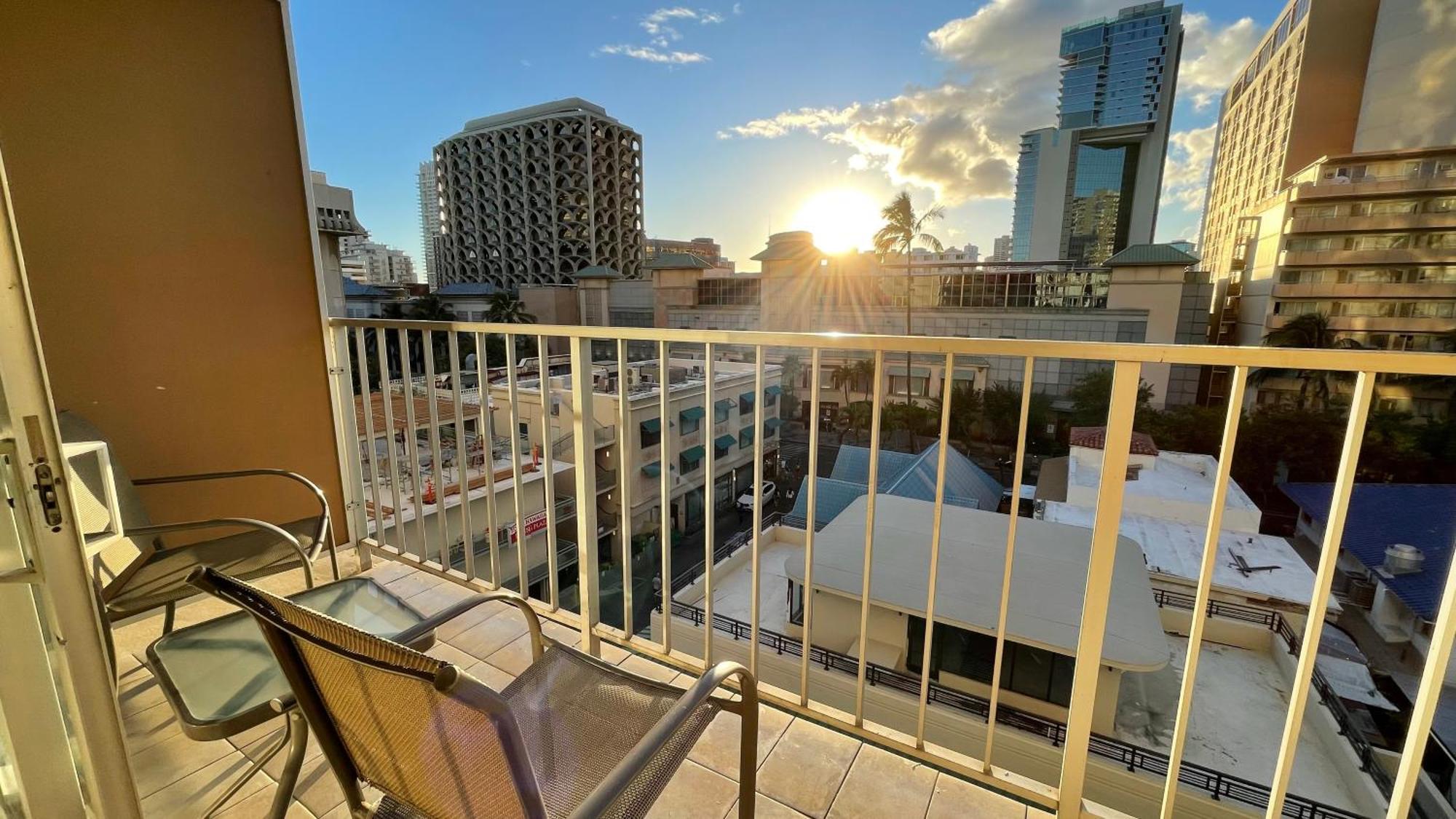 Tropical Studios At Marine Surf Waikiki - Free Parking - Best Location - Full Kitchen - Swimming Pool Honolulu Eksteriør bilde