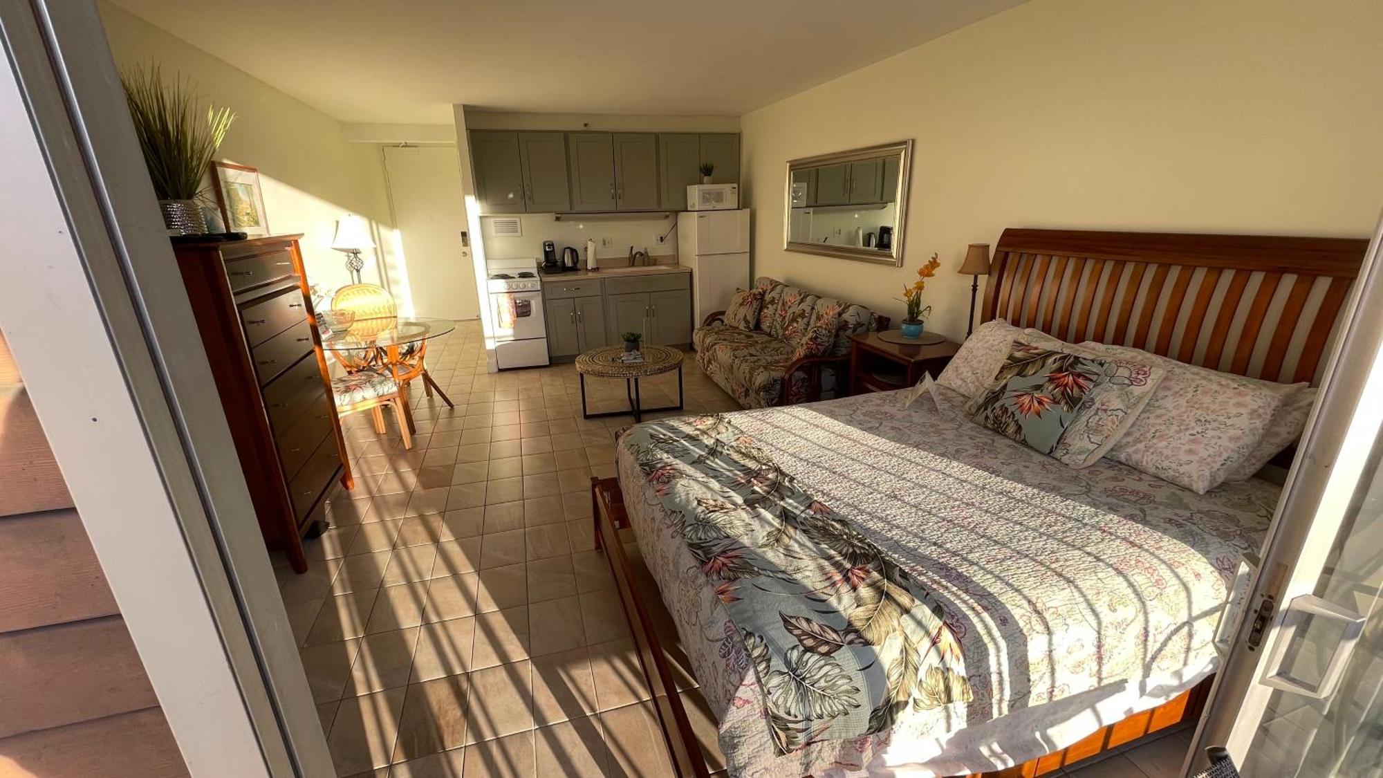 Tropical Studios At Marine Surf Waikiki - Free Parking - Best Location - Full Kitchen - Swimming Pool Honolulu Eksteriør bilde