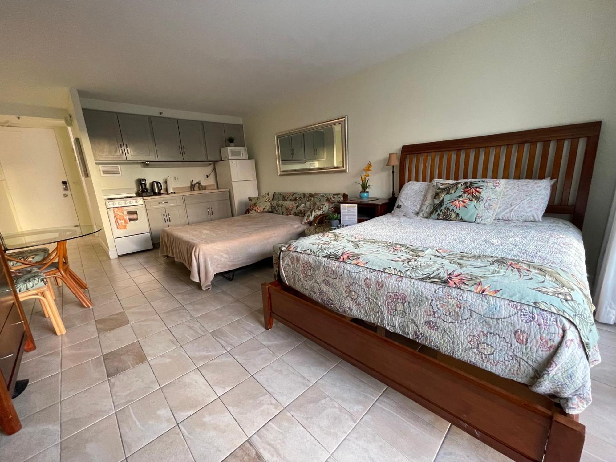 Tropical Studios At Marine Surf Waikiki - Free Parking - Best Location - Full Kitchen - Swimming Pool Honolulu Eksteriør bilde