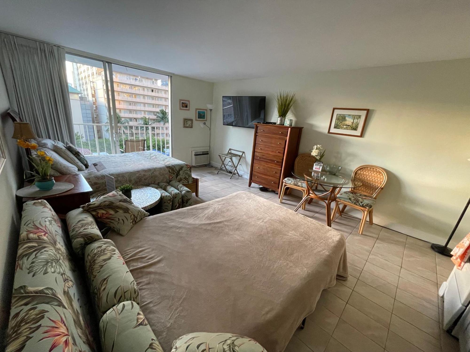 Tropical Studios At Marine Surf Waikiki - Free Parking - Best Location - Full Kitchen - Swimming Pool Honolulu Eksteriør bilde